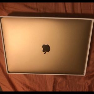 BRAND NEW 2020 Gold Apple MacBook Air